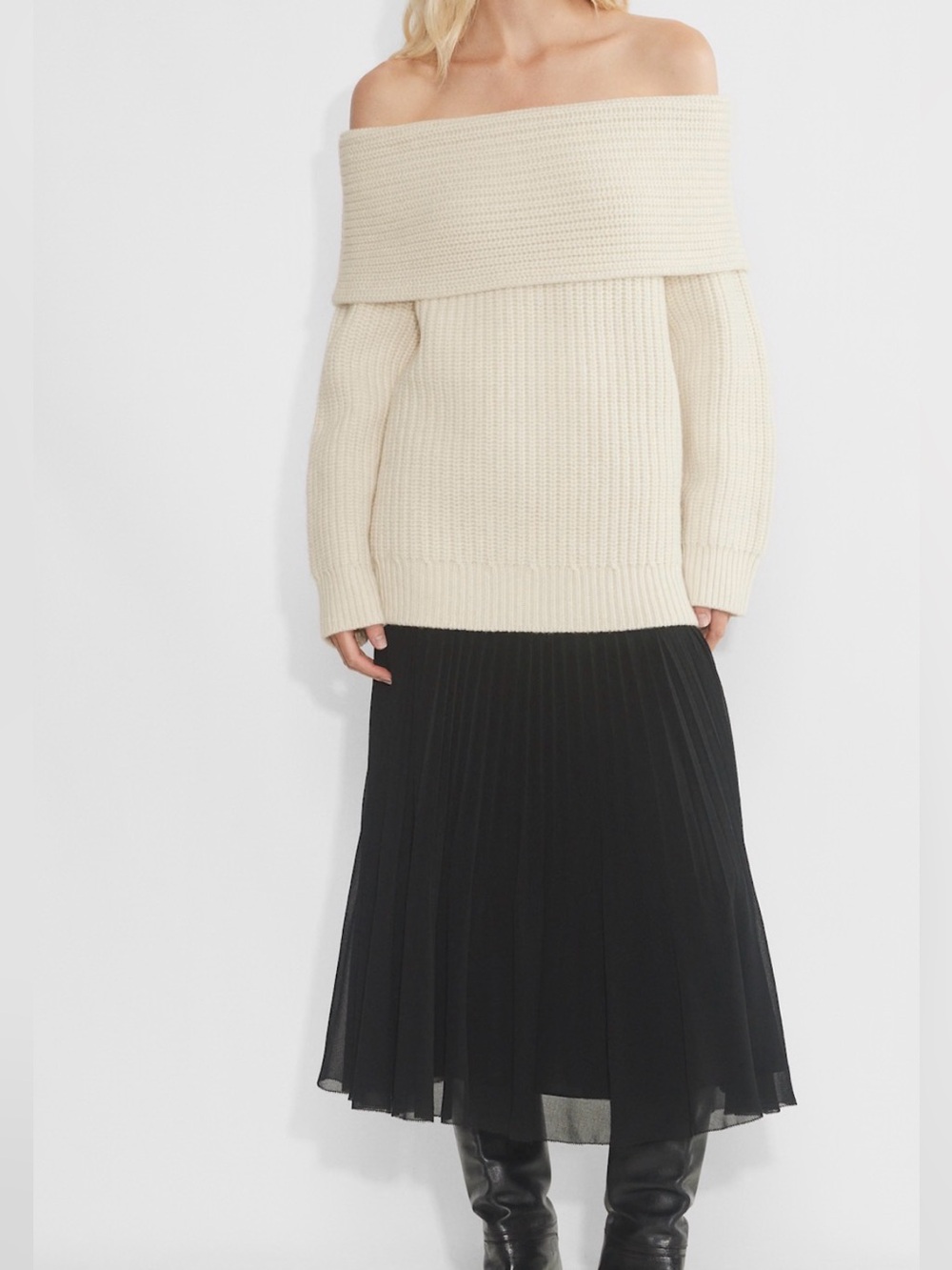 Aritzia - Babaton Off-the-Shoulder Foldover Ribbed Sweater — Cream, LARGE